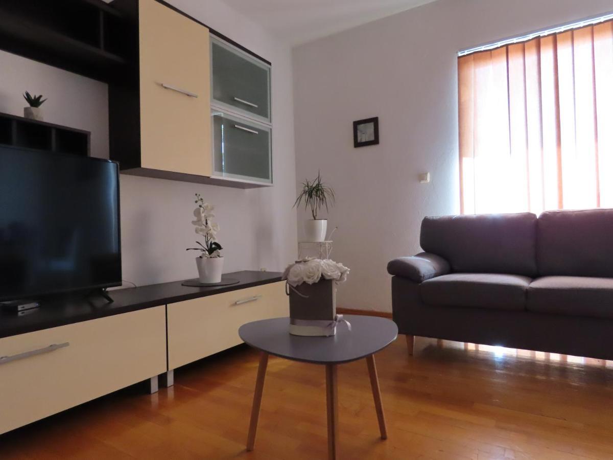 Apartman Rita Lägenhet Makarska Exteriör bild