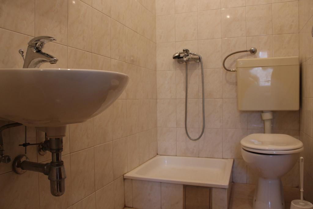 Apartman Rita Lägenhet Makarska Exteriör bild