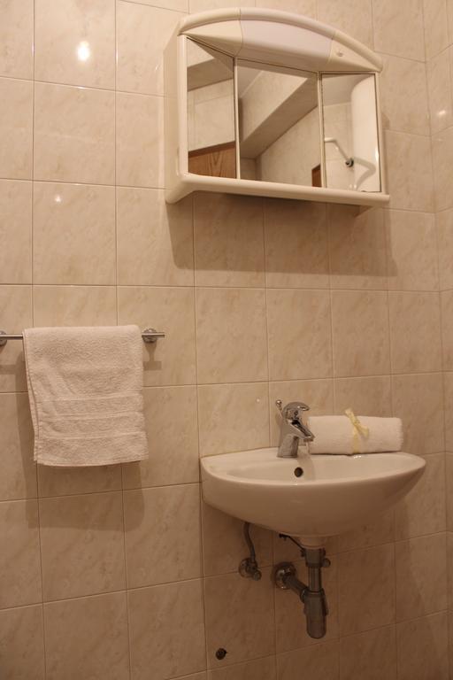 Apartman Rita Lägenhet Makarska Exteriör bild